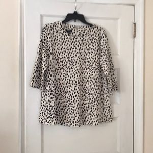 Alfani A-line top.  Off white and black.